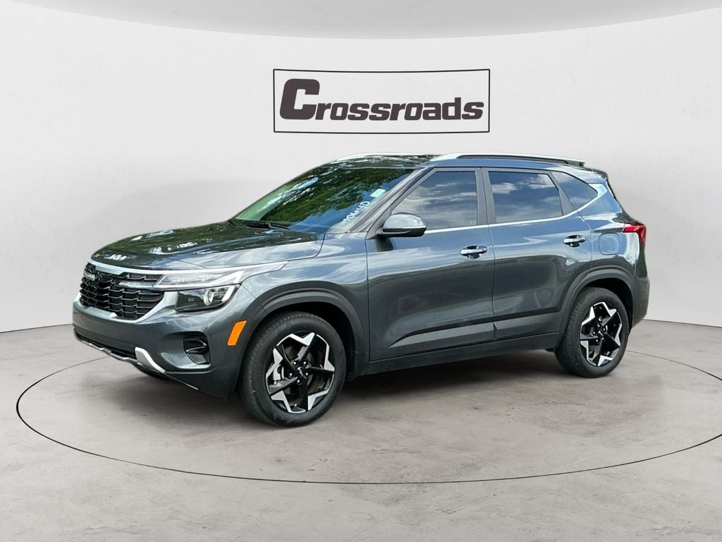 2025 Kia Seltos EX in Gray — front three-quarter view